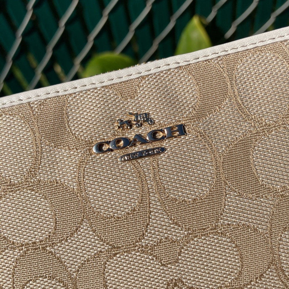 Brand new coach wallet - Picture 3 of 14